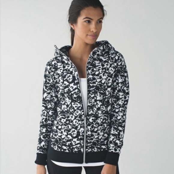 - Black and White Patterned Women's - Picture 1 of 9